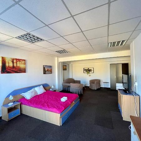 Luanaapartments # 43 Otopeni Luaran gambar